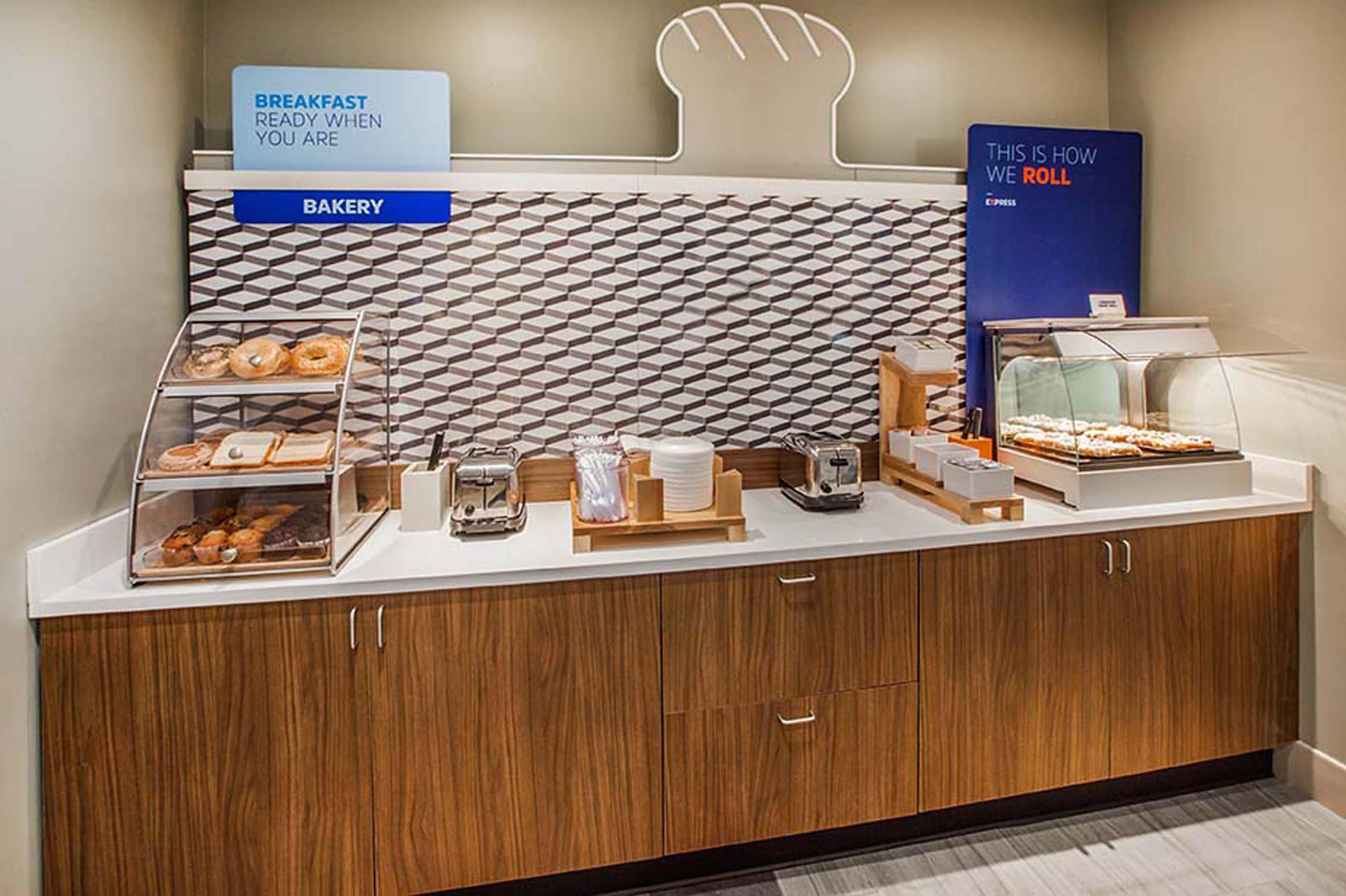 Holiday Inn Express Hotel & Suites Chesterfield - Selfridge Area By Ihg Extérieur photo