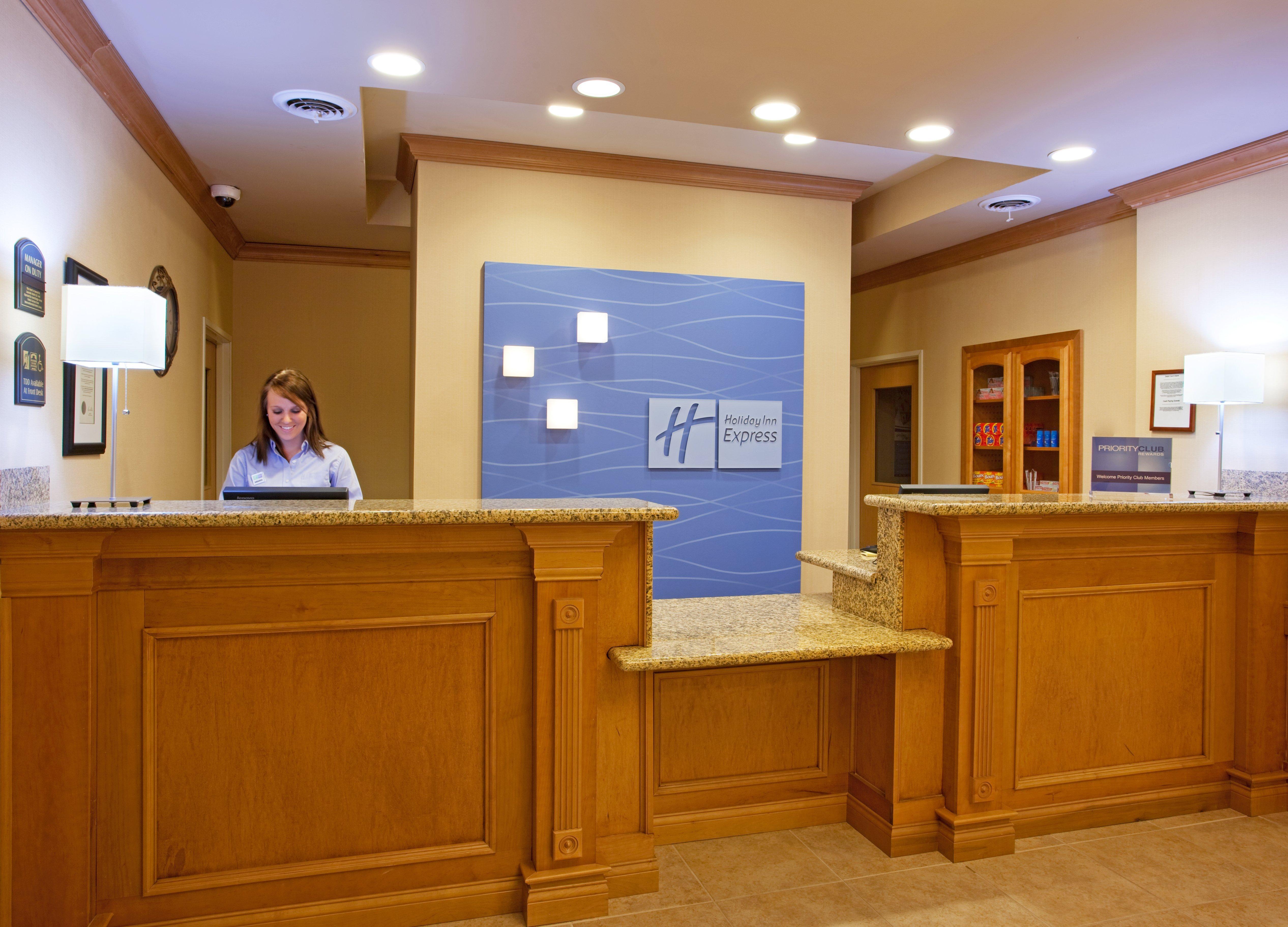 Holiday Inn Express Hotel & Suites Chesterfield - Selfridge Area By Ihg Extérieur photo
