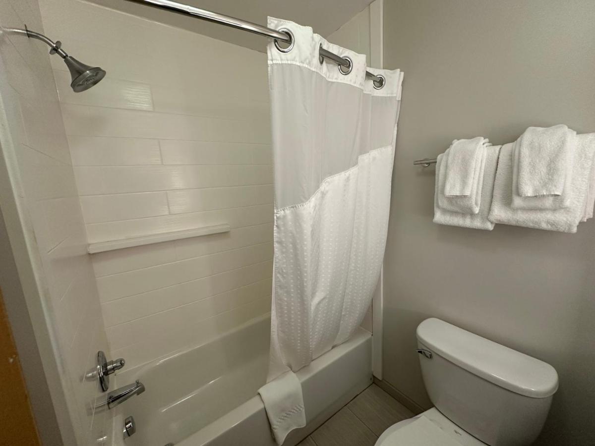Holiday Inn Express Hotel & Suites Chesterfield - Selfridge Area By Ihg Extérieur photo